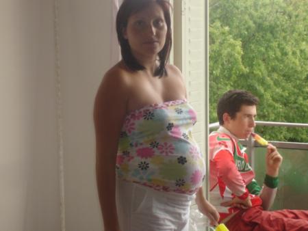 ma seur enceinte et moi ki me goinfre derriere comme dab